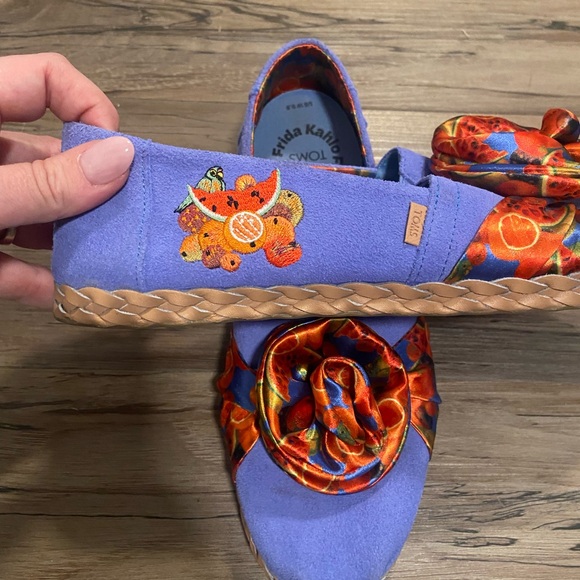 TOMS Alpargatas x Frida Kahlo colorful slip on shoes size 9.5 - Picture 6 of 8